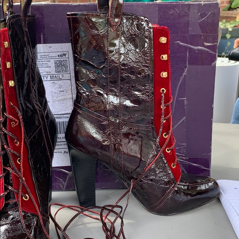Heeled boots